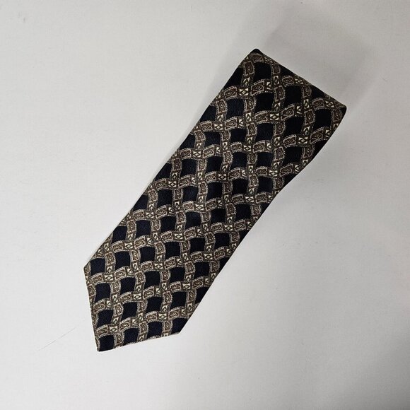 Geoffrey Beene 100% Silk Tie With Geometric Pattern Necktie 58 in x 4 in - Picture 2 of 9